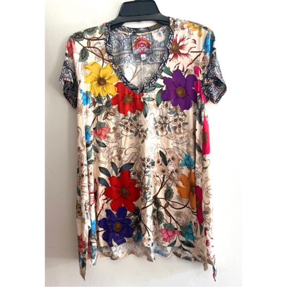 Johnny Was Archibal Drape Tee - Picture 4 of 5